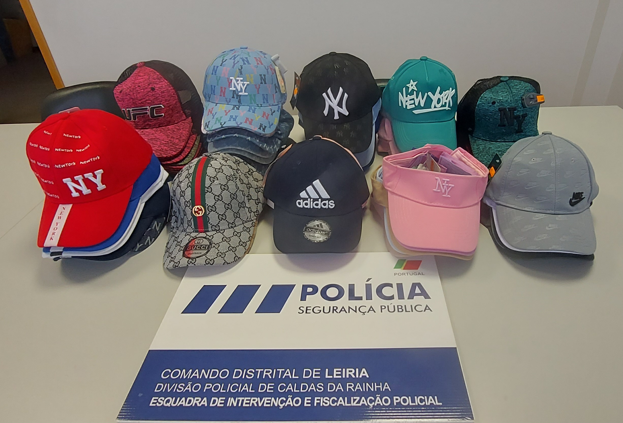 PSP apreendeu nas Caldas da Rainha 71 bonés contrafeitos