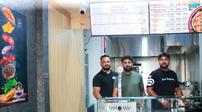Empresários indianos uniram-se para abrir o Kebab Junction