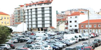 Votação para alteração do uso dos solos do estacionamento junto à PSP foi adiada