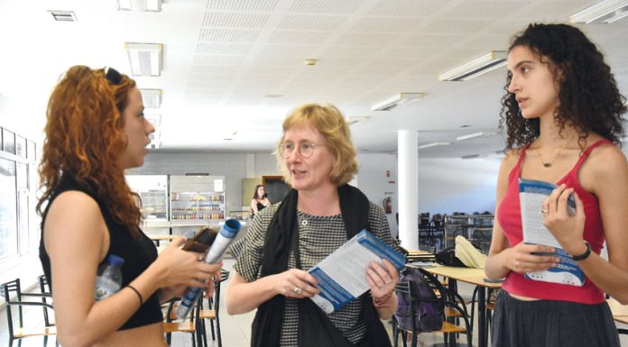 Eurodeputada do PCP nas Caldas para conhecer as dificuldades da população