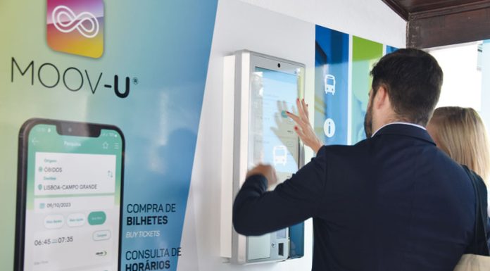 Óbidos tem nova paragem dos autocarros, com livros