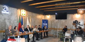 Comércio local e centro comercial podem unir-se