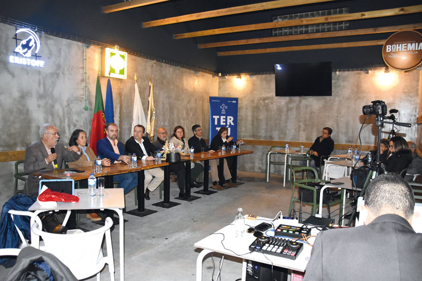 Comércio local e centro comercial podem unir-se