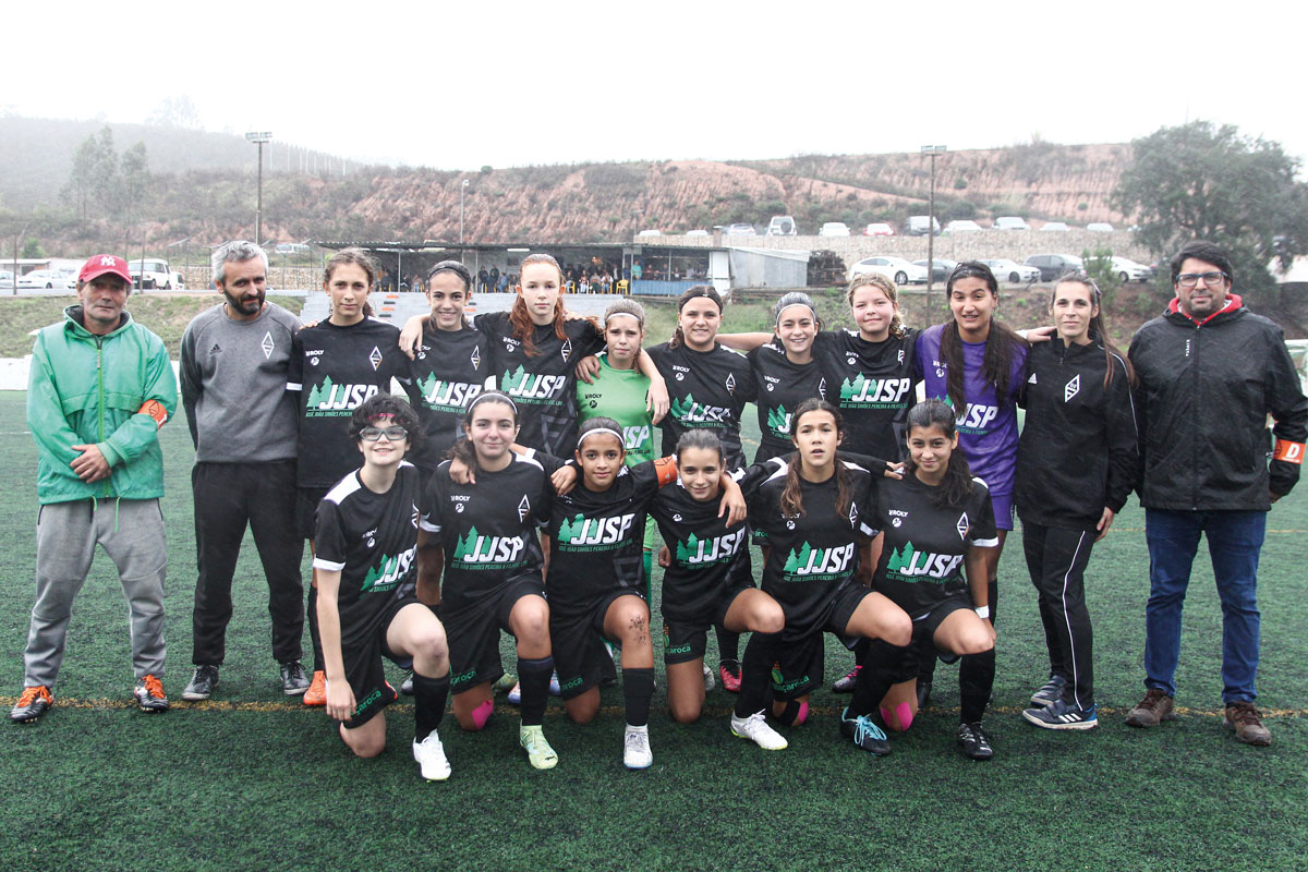 Futebol: A-dos-Francos estreia escalão a ganhar