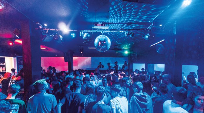 Amnesia Club já faz vibrar as noites do Oeste