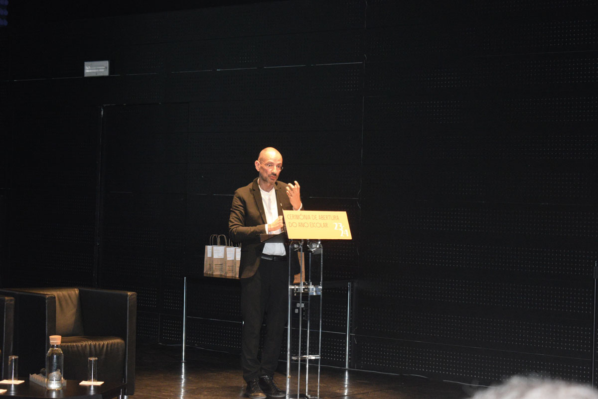 “As artes são fundamentais para dilatar mundos”