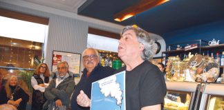 Livro “Santa-Bárbara capista de Zeca” foi apresentado no Café Central pelos autores