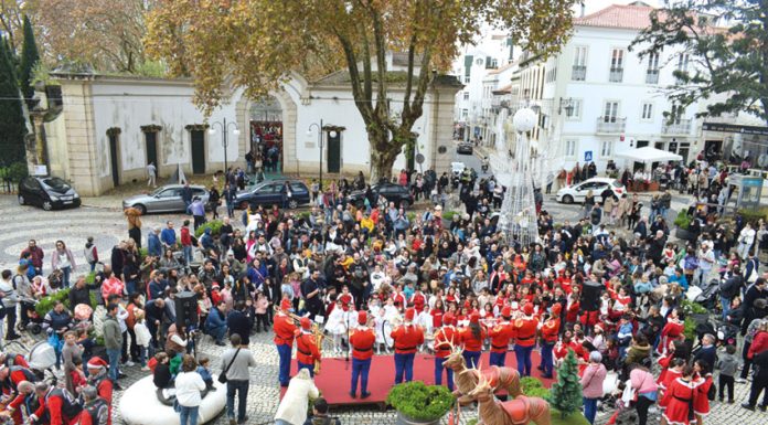 Pai Natal recebido em festa nas Caldas da Rainha