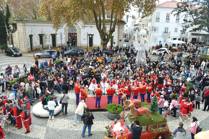 Pai Natal recebido em festa nas Caldas da Rainha