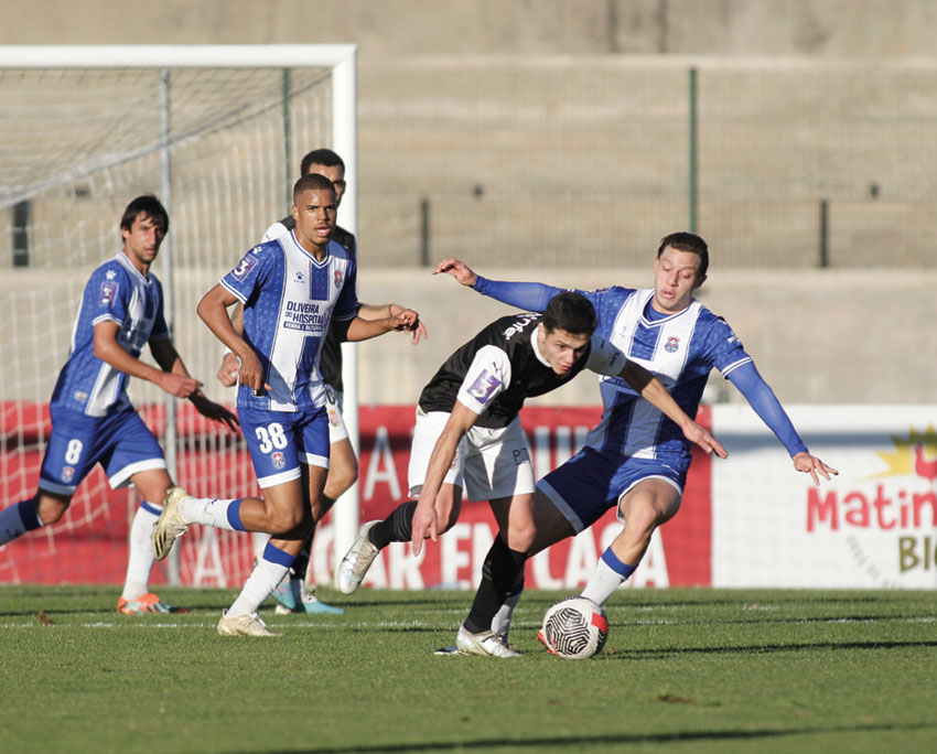 Caldas atrasa-se, mas nada está decidido