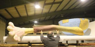 O Carnaval deste ano já mexe nas Caldas. Os reis já foram escolhidos, mas continuam em segredo. As associações já trabalham nos carros e fatos