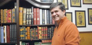 Encadernar é uma arte antiga que deveria ser protegida