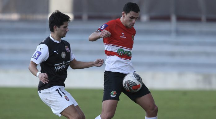 Liga 3: Henrique bisa e mantém a chama viva para a última jornada