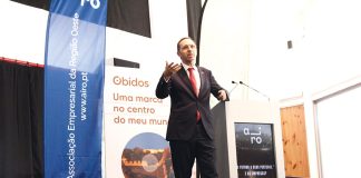 João Duque dá lição de economia a uma centena de empresários em evento organizado pela AIRO