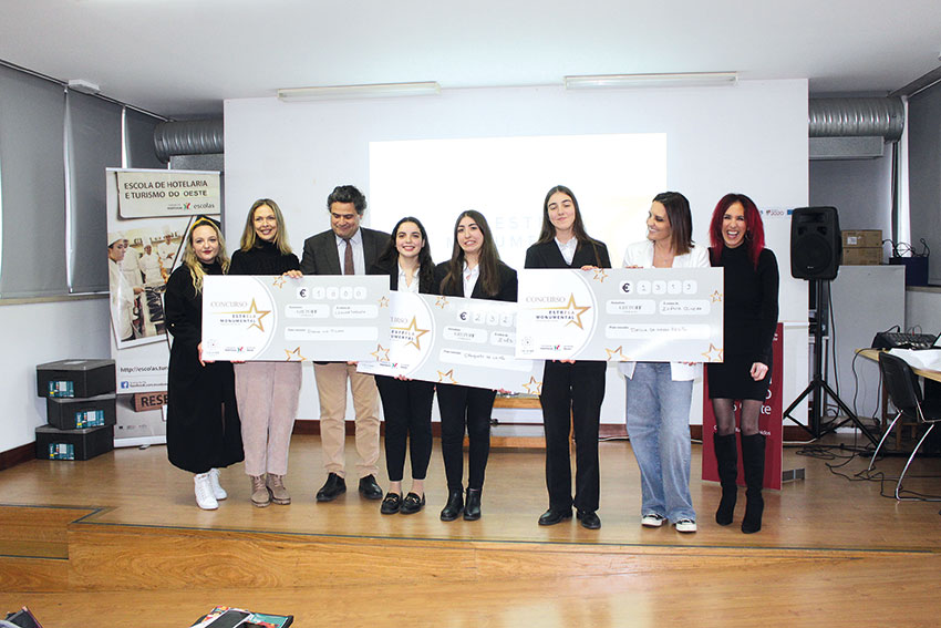 Empresa deu prémio a alunas da EHTO e a associações