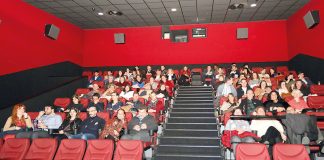 Barbie levou quase 10 mil pessoas ao cinema, mas setor mantém-se em baixa