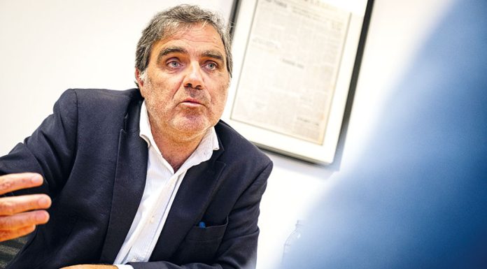 “Votar AD também é protestar. É preciso revigorar o sistema e não pontapeá-lo e violentá-lo”