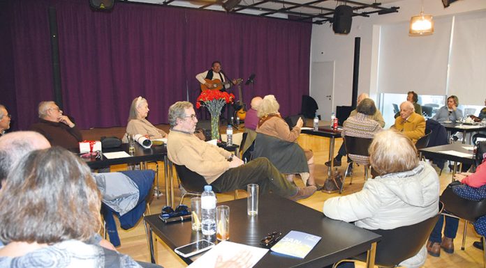 Poesia e música recordam Zeca nas Caldas