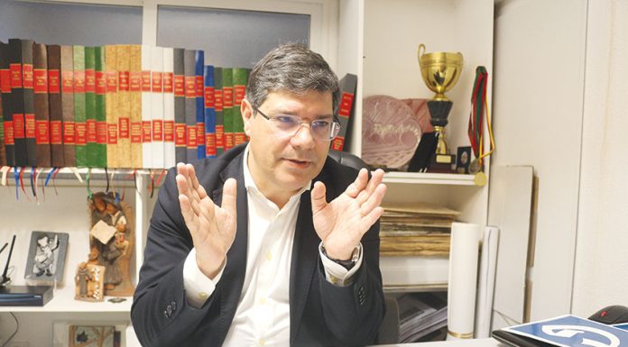 “Fiz muita diplomacia de peras e maçãs quando fui secretário de Estado da Internacionalização”