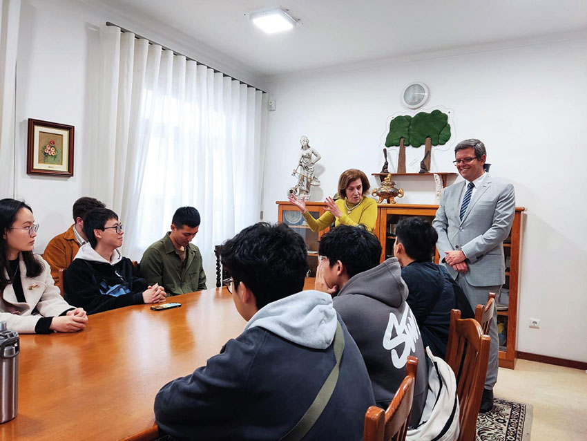 Estudantes do IPL visitaram instituições caldenses