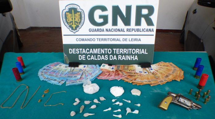 Cinco detidos e um arguido por tráfico de drogas, ameaças e posse de arma ilegal nas Caldas da Rainha