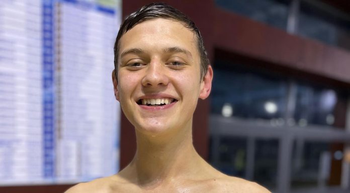 Natação: Michael Onutskyy faz recorde nacional aos 50m costas