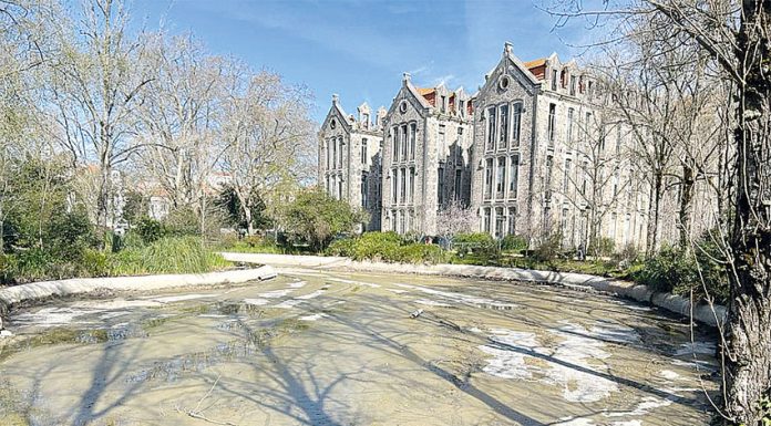 Demora a encher o lago do Parque gera queixas