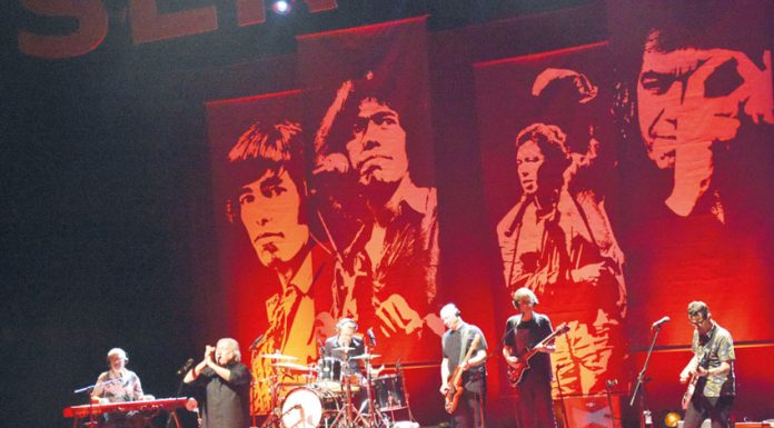 Sérgio Godinho lota CCC para celebrar Abril e a sua carreira