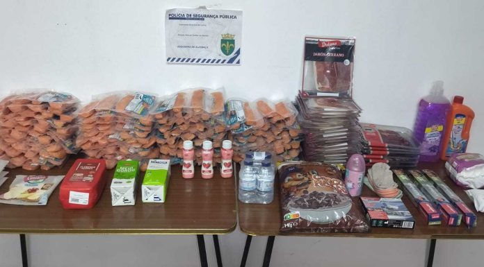 PSP de Alcobaça identificou três mulheres que utilizavam carrinho de bebé para furto em hipermercados