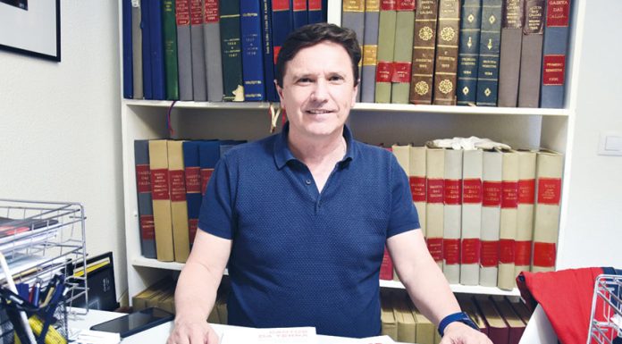 Escritores de Óbidos e das Caldas lançam livros sobre o 25 de Abril