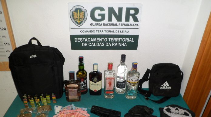 Três homens detidos por roubo em Alcobaça