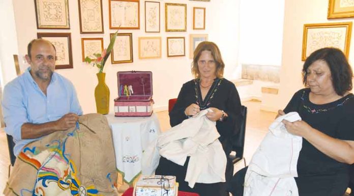 Associação e autarquia apostados na divulgação dos bordados de Óbidos