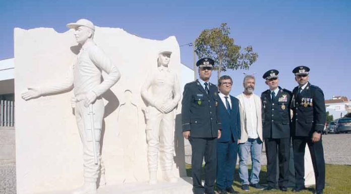 Obra de Carlos Oliveira homenageia 150 anos da PSP no distrito de Leiria