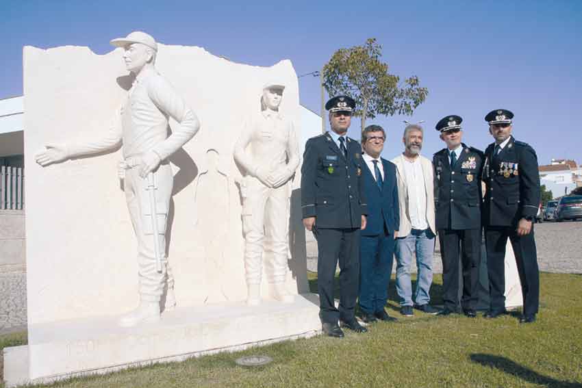 Obra de Carlos Oliveira homenageia 150 anos da PSP no distrito de Leiria