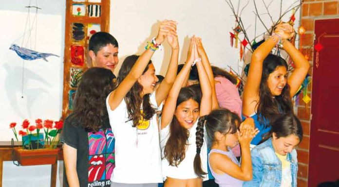 Evento: Teatro e lançamento de livro no espaço AbraçAr-te