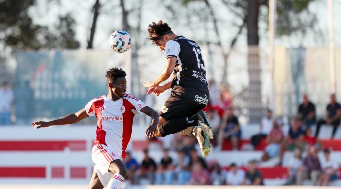 Liga 3: Caldas vence em Santarém e sobe a segundo