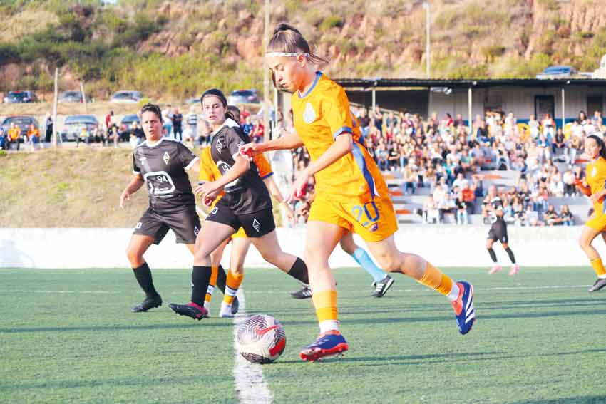 Futebol: A dos Francos deu boa réplica ao FC Porto na apresentação da equipa