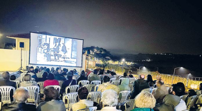 Cinema: Alvorninha acolheu sessão de cinema ao ar livre