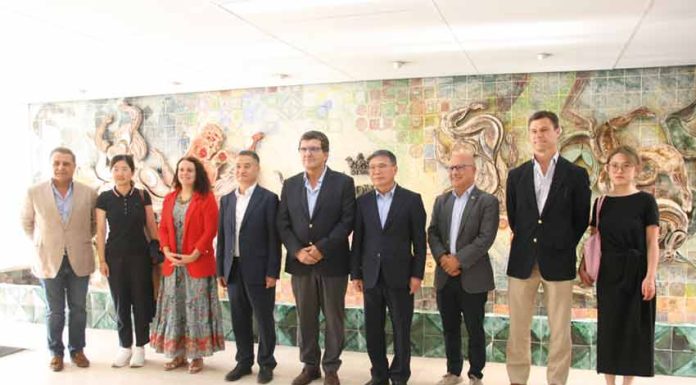 Embaixador propõe geminação das Caldas com cidade chinesa