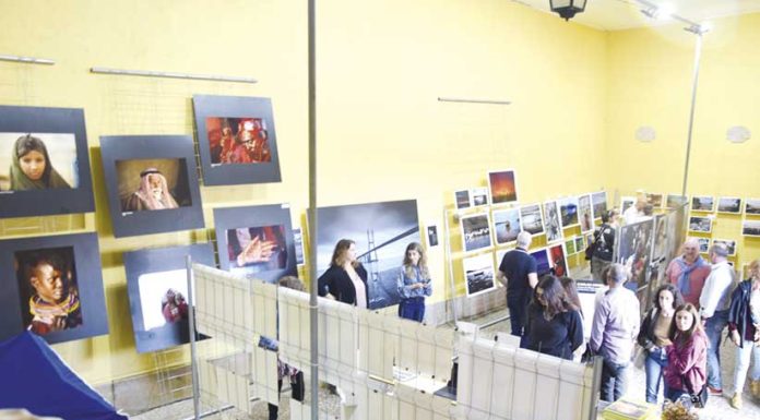 Em Óbidos há uma exposição de fotografia que é também uma homenagem