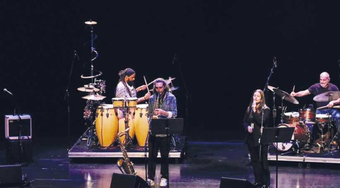 Jazz enche CCC e vai às escolas, prisão e CEERDL