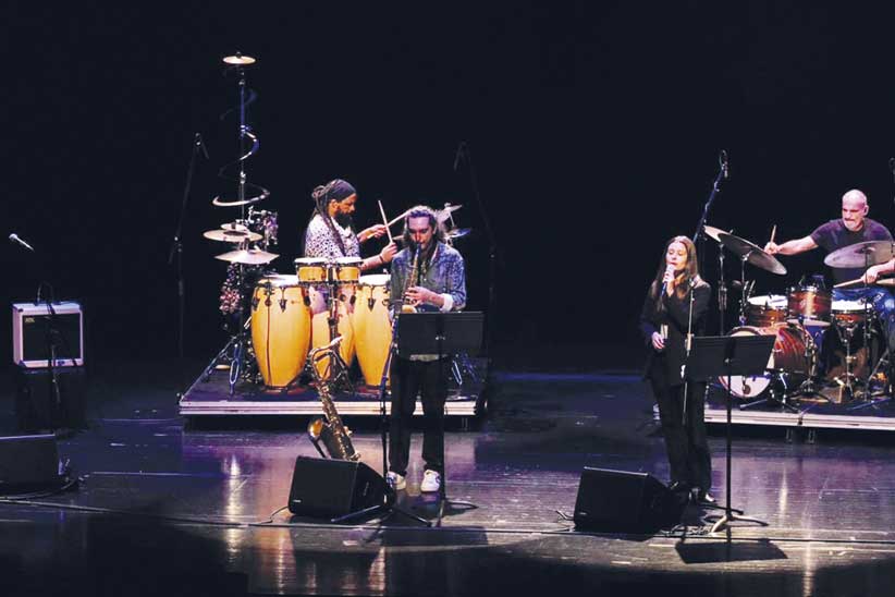 Jazz enche CCC e vai às escolas, prisão e CEERDL