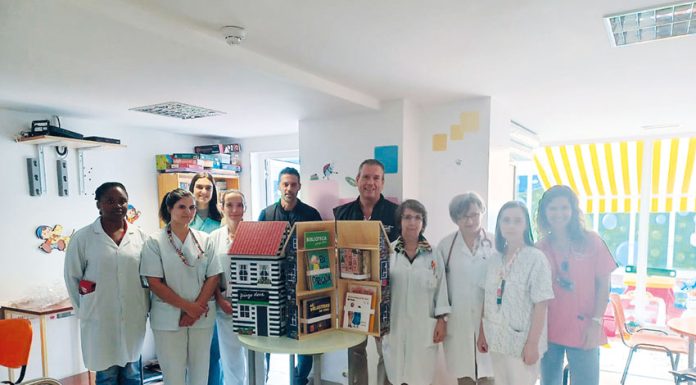 Pediatria recebe livros para crianças internadas