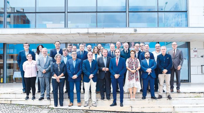 Comissão do Poder Local visitou a região Oeste