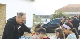 Crianças saíram às ruas para a tradição do Pão por Deus