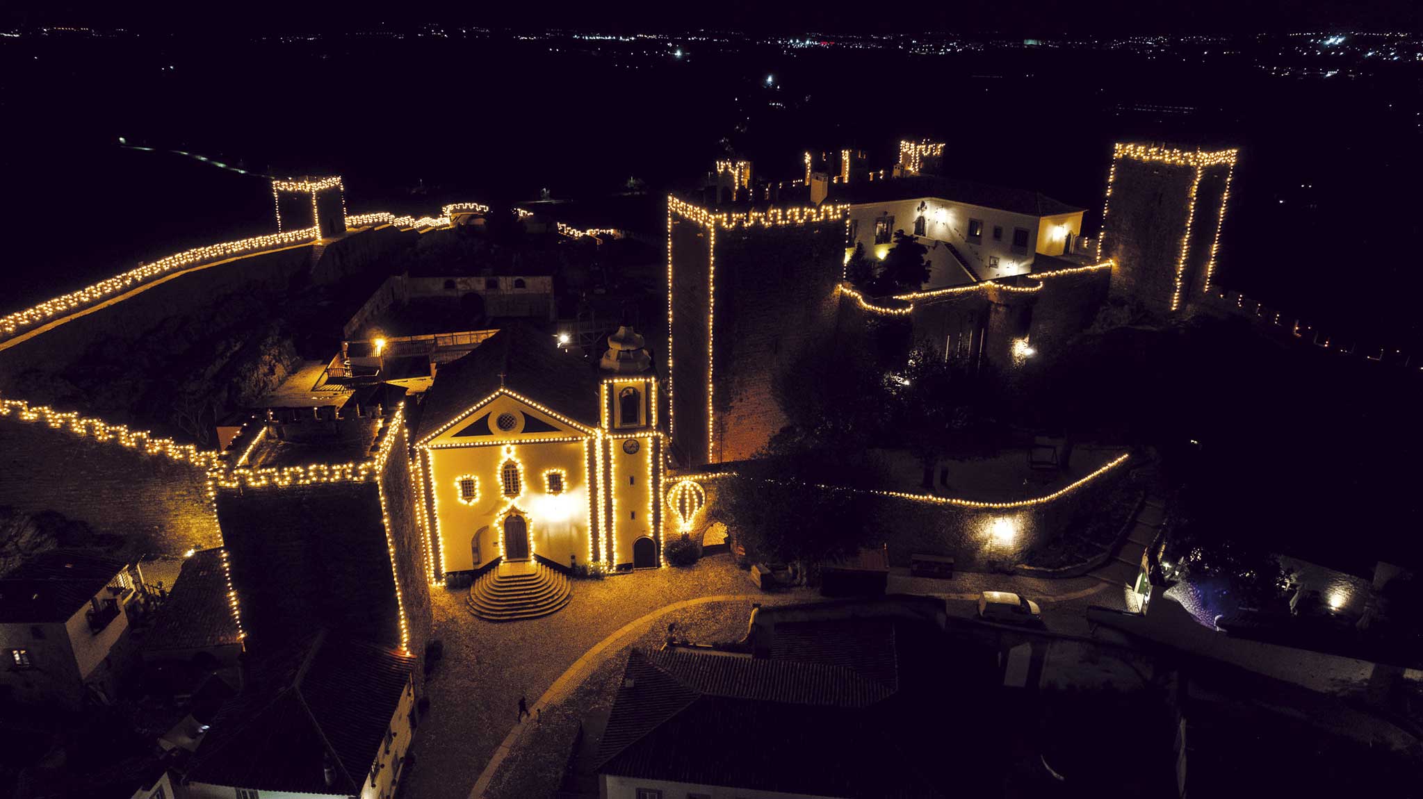 Iluminação em Óbidos cria efeito de castelo encantado