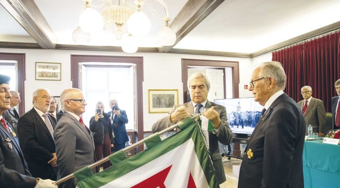 Condecoração do Guião do Núcleo das Caldas da Rainha da Liga dos Combatentes