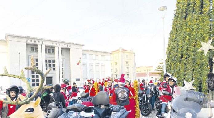 Pais Natais Motards distribuíram presentes