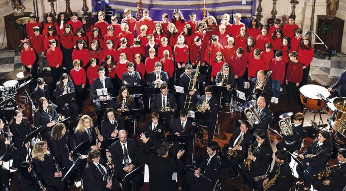 Concerto em Óbidos junta coralistas e banda filarmónica