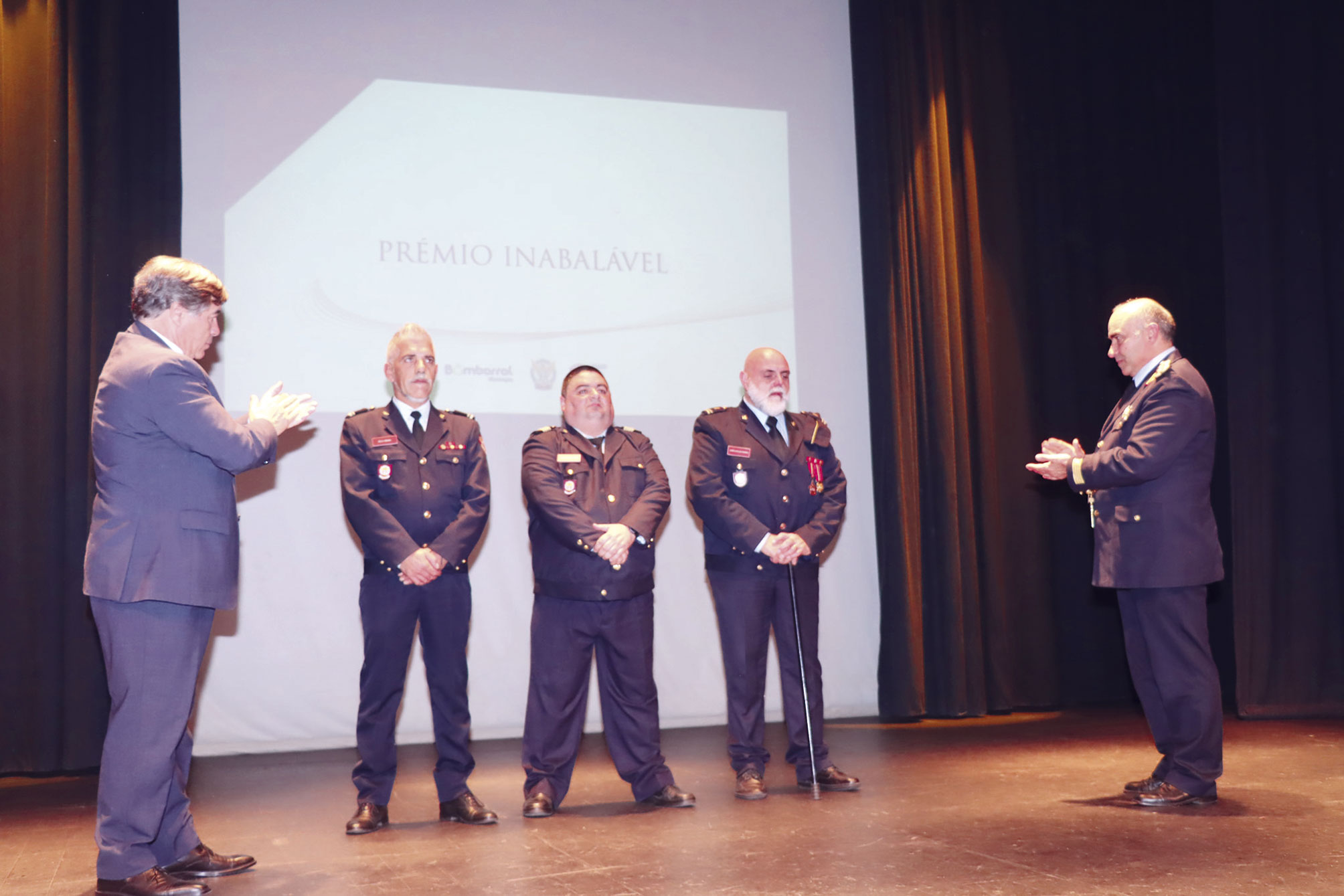Gala dos Bombeiros do Bombarral distinguiu trabalho de um século
